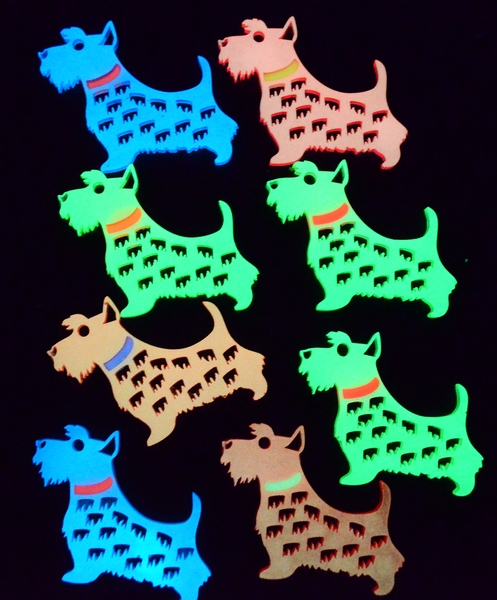 Люмінесцентний сувенір “Dog-Smile-Scotch Terrier” – брелок, магніт